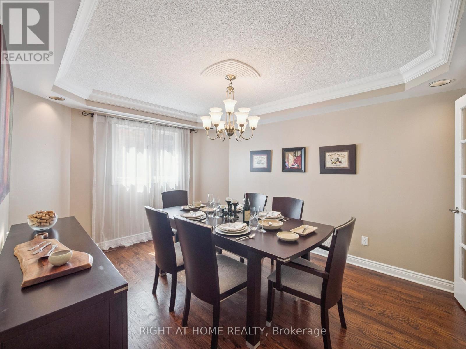 100 Carlyle Crescent, Aurora, Ontario  L4G 6P7 - Photo 11 - N12377533