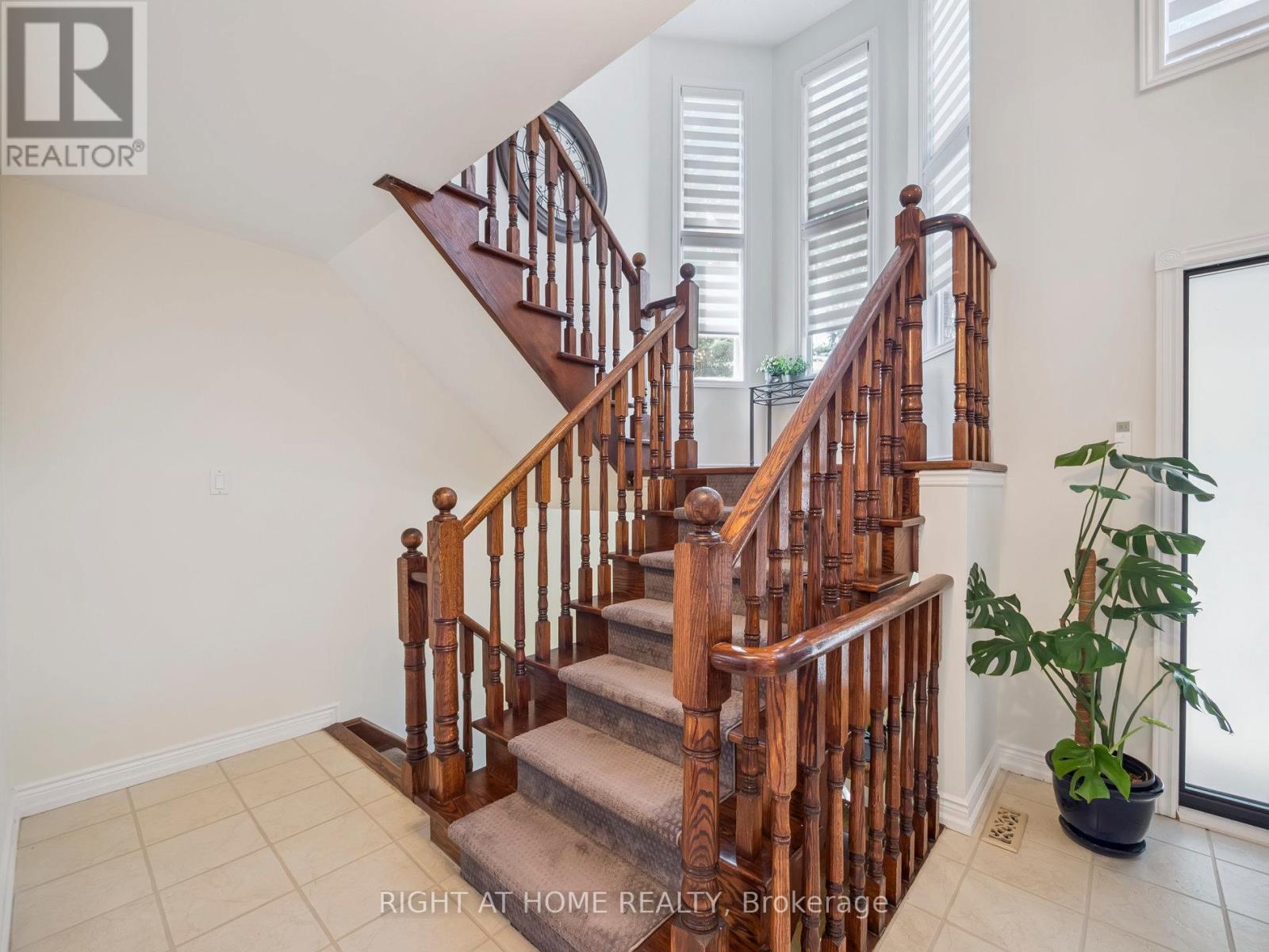 100 Carlyle Crescent, Aurora, Ontario  L4G 6P7 - Photo 20 - N12377533