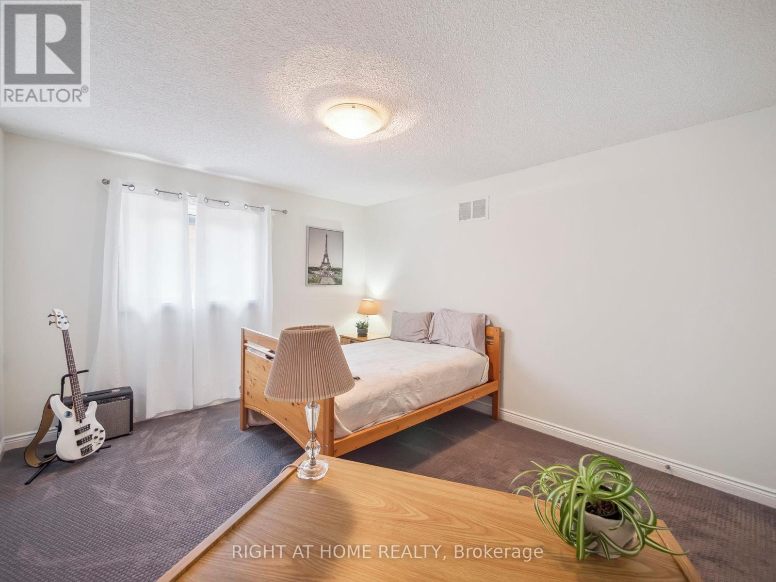 100 Carlyle Crescent, Aurora, Ontario  L4G 6P7 - Photo 33 - N12377533