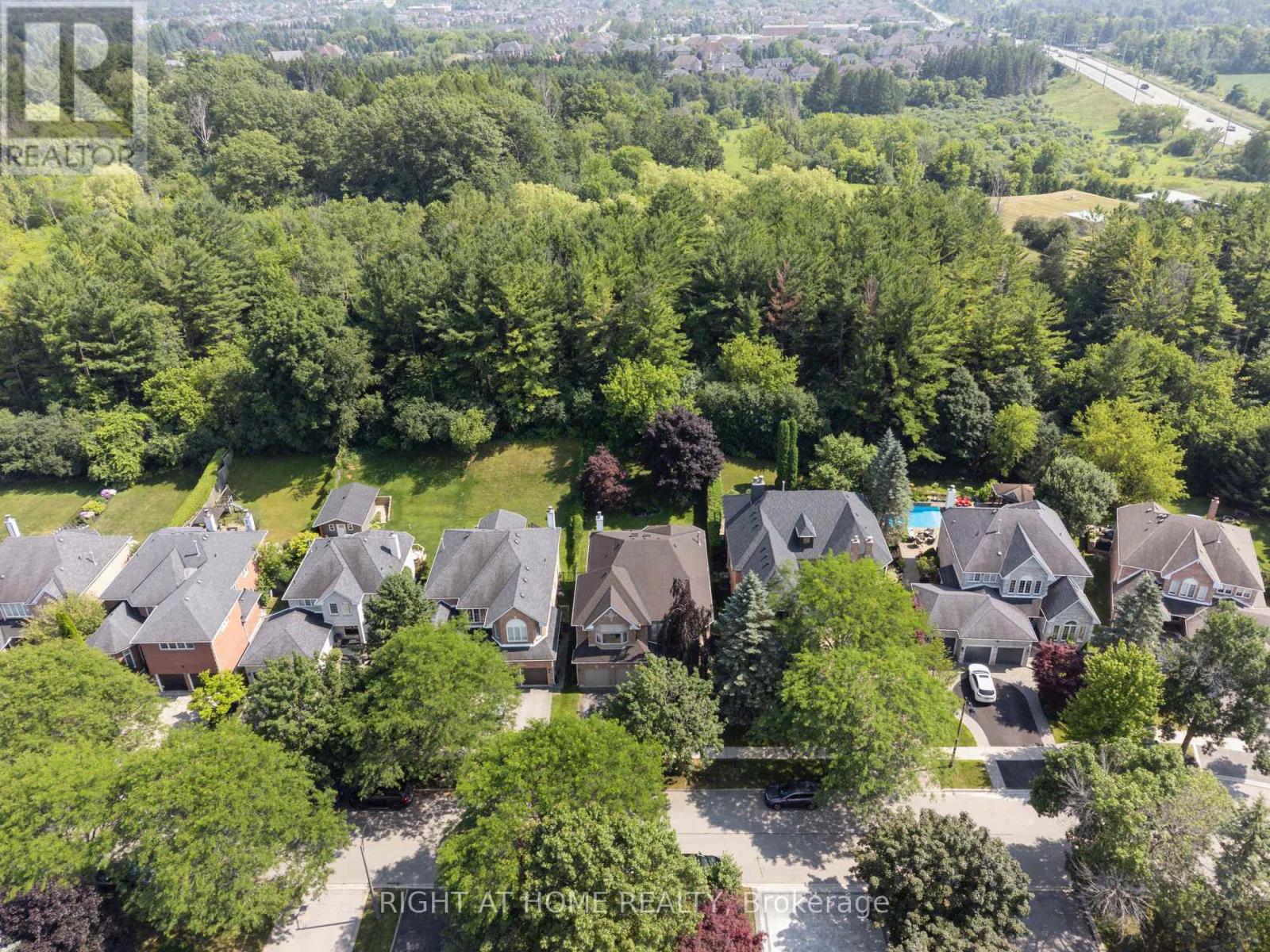 100 Carlyle Crescent, Aurora, Ontario  L4G 6P7 - Photo 40 - N12377533
