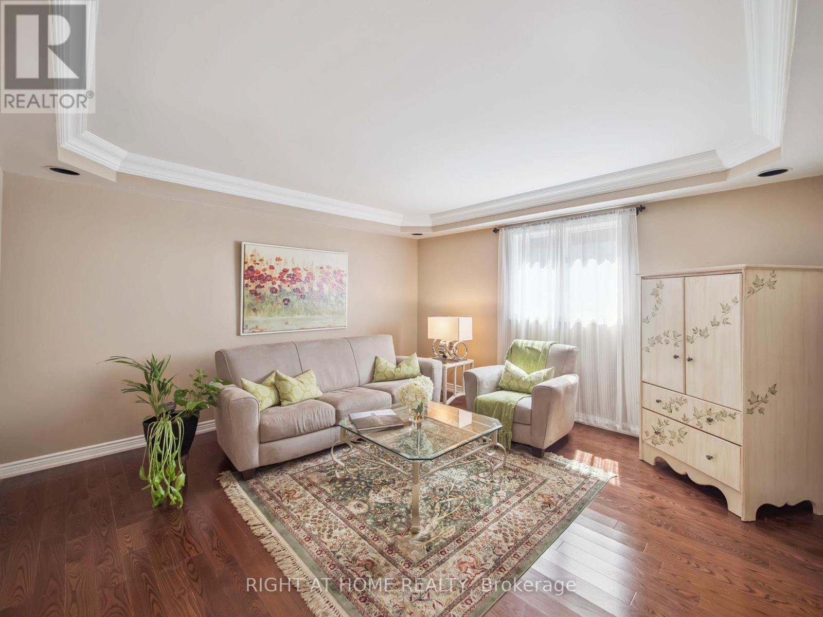 100 Carlyle Crescent, Aurora, Ontario  L4G 6P7 - Photo 7 - N12377533