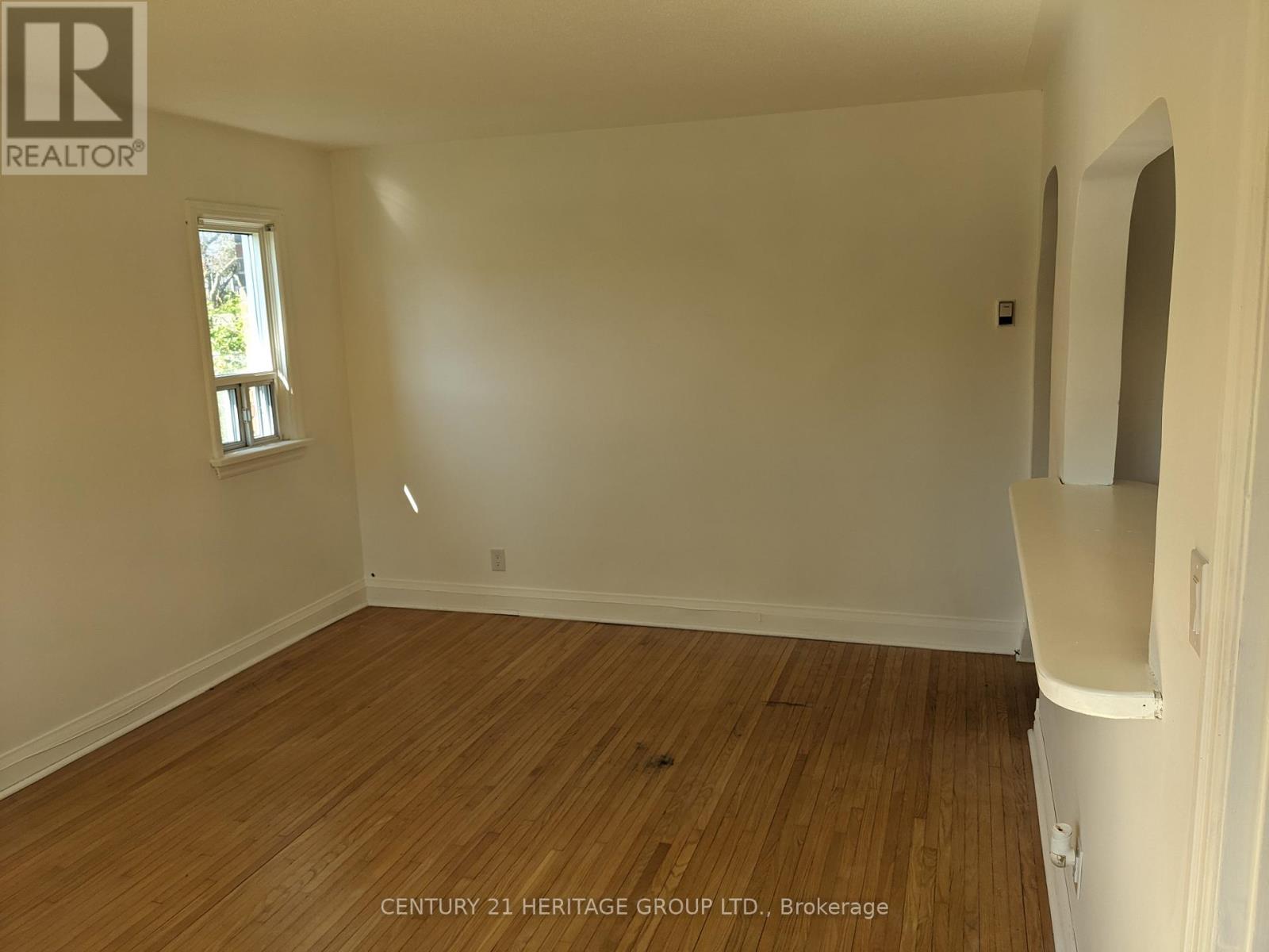 35 Argyle Avenue, Orillia, Ontario  L3V 2V5 - Photo 12 - S12377364