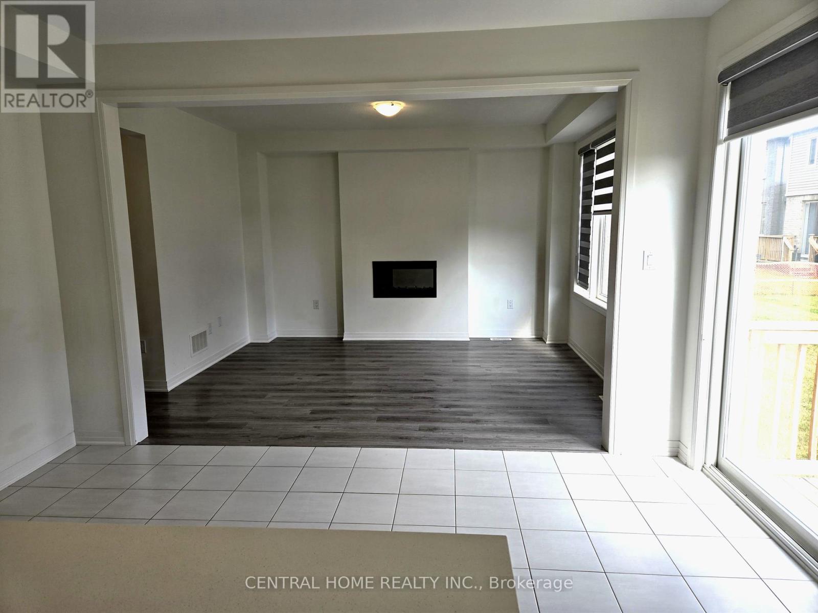 46 Copperhill Heights, Barrie, Ontario  L9S 2Z4 - Photo 2 - S12377449