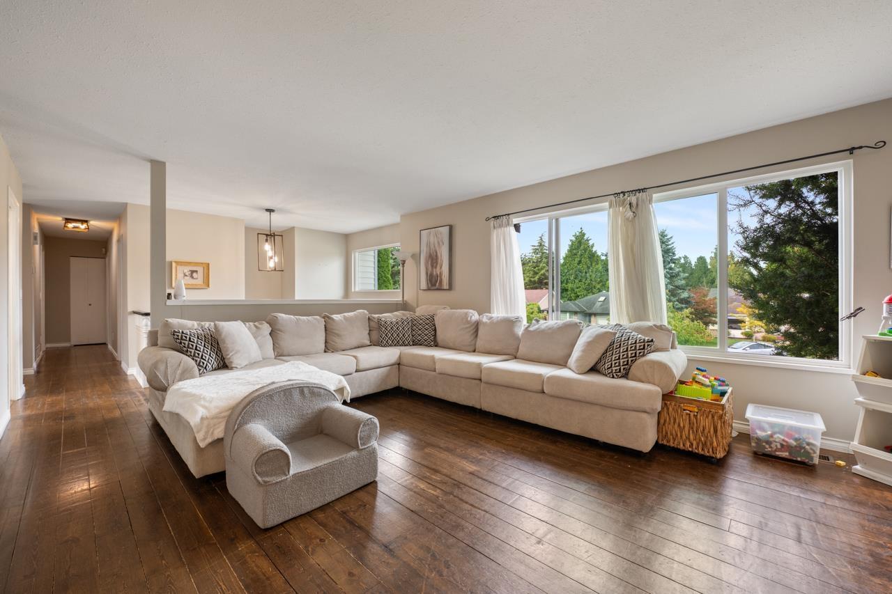 1150 163b Street, Surrey, British Columbia  V4A 8E8 - Photo 3 - R3041848