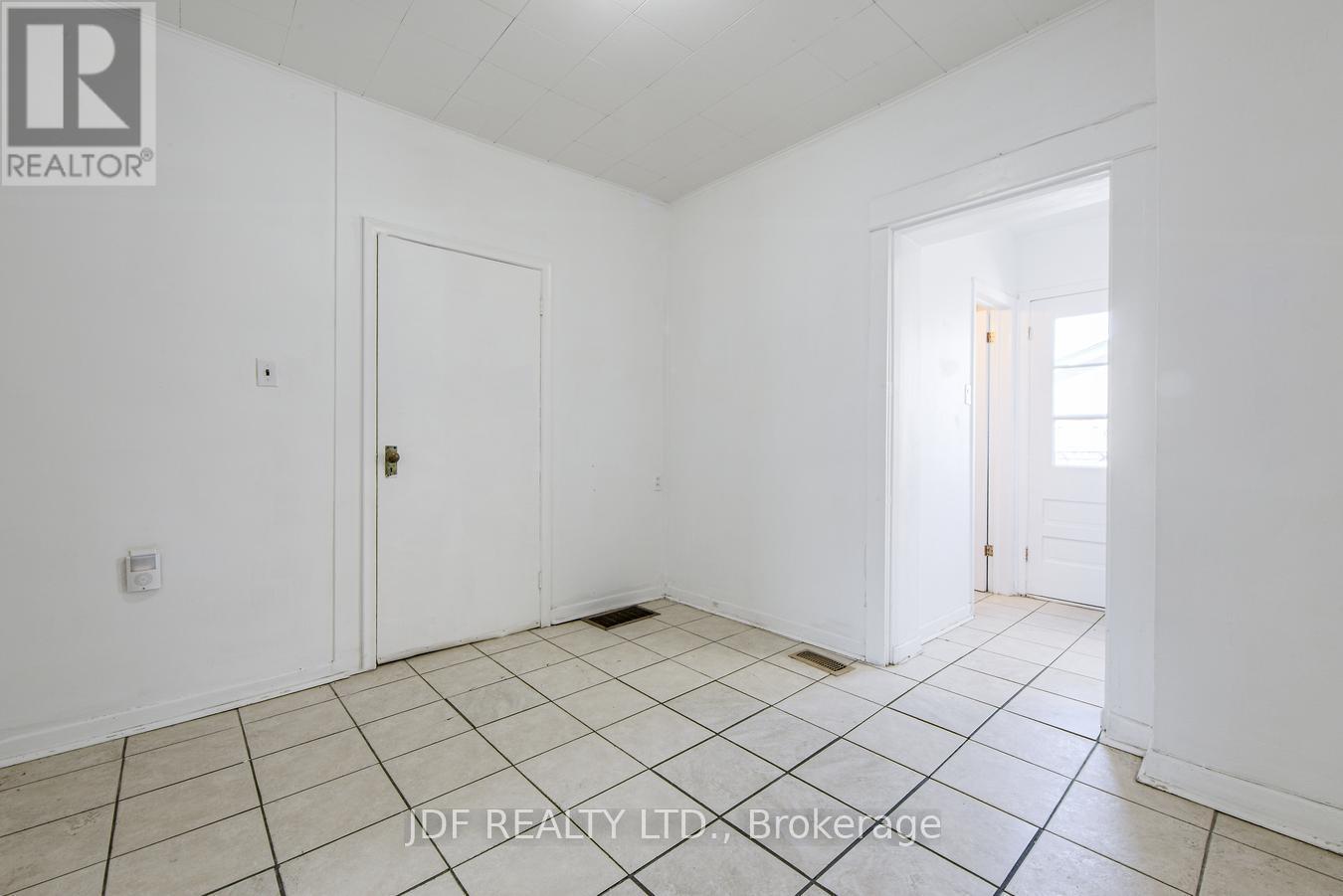 740 Lansdowne Avenue, Toronto (Dovercourt-Wallace Emerson-Junction), Ontario  M6H 3Y8 - Photo 12 - W12377335