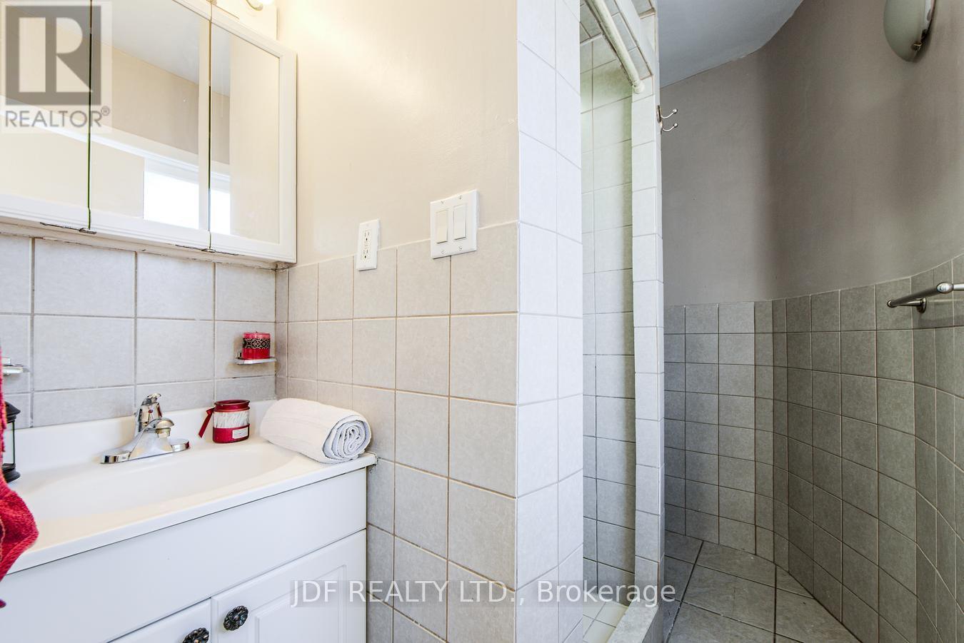 740 Lansdowne Avenue, Toronto (Dovercourt-Wallace Emerson-Junction), Ontario  M6H 3Y8 - Photo 16 - W12377335