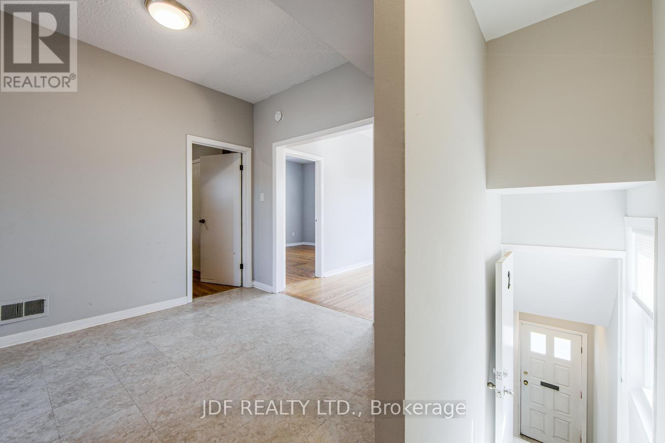 740 Lansdowne Avenue, Toronto (Dovercourt-Wallace Emerson-Junction), Ontario  M6H 3Y8 - Photo 17 - W12377335