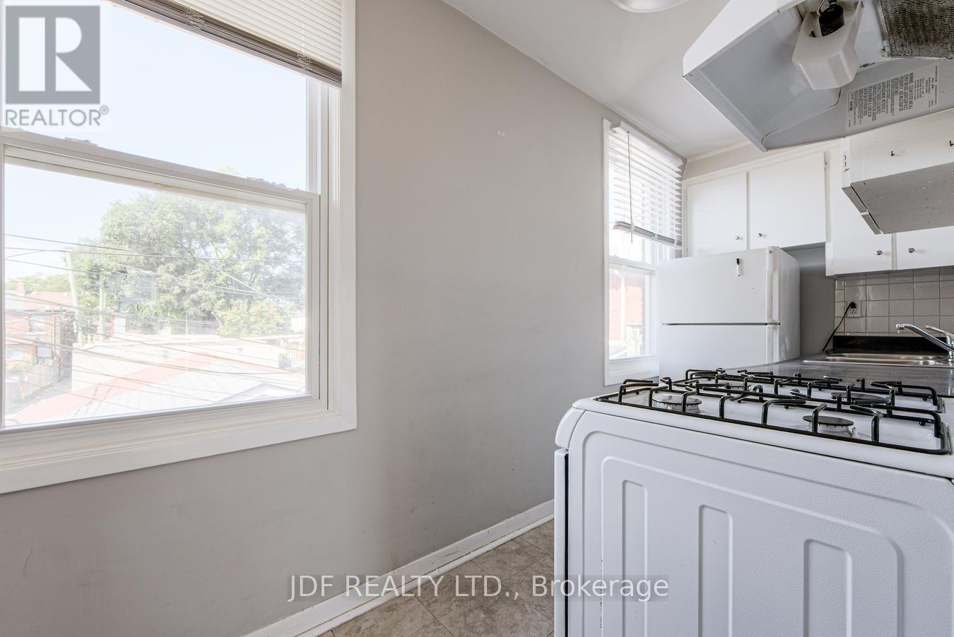 740 Lansdowne Avenue, Toronto (Dovercourt-Wallace Emerson-Junction), Ontario  M6H 3Y8 - Photo 27 - W12377335