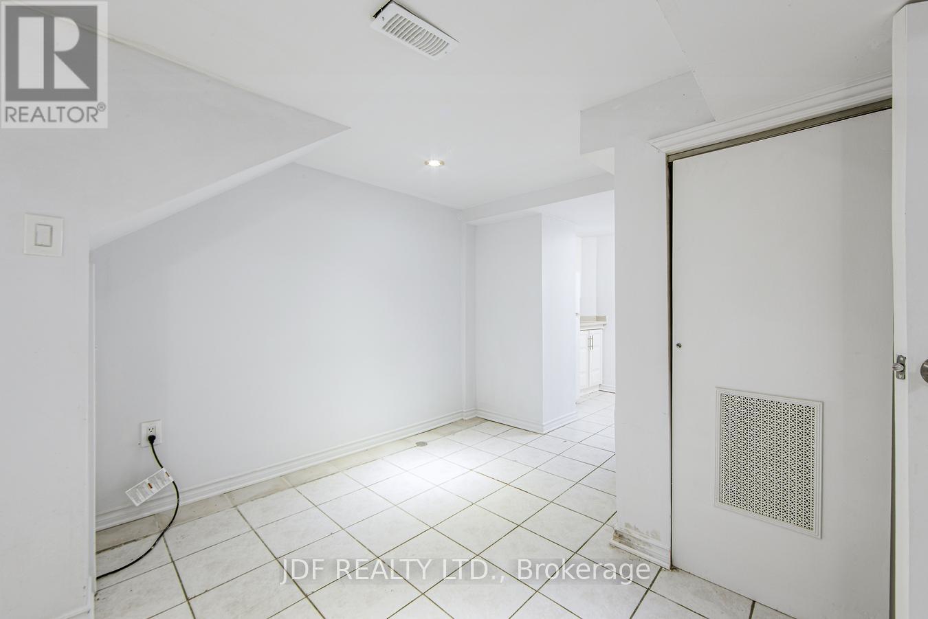 740 Lansdowne Avenue, Toronto (Dovercourt-Wallace Emerson-Junction), Ontario  M6H 3Y8 - Photo 34 - W12377335