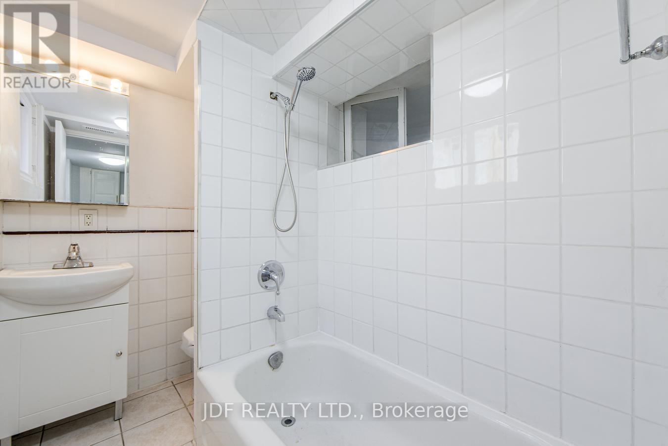 740 Lansdowne Avenue, Toronto (Dovercourt-Wallace Emerson-Junction), Ontario  M6H 3Y8 - Photo 37 - W12377335