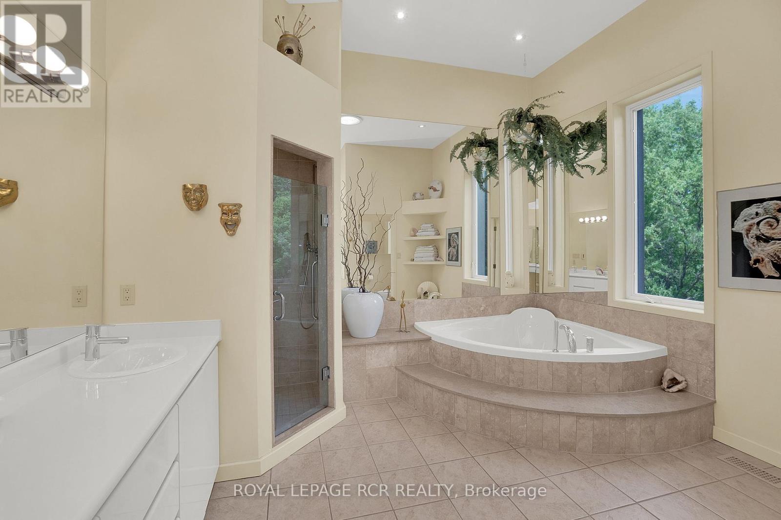 5 Woodlot Court, Caledon (Palgrave), Ontario  L7E 0C2 - Photo 24 - W12377343