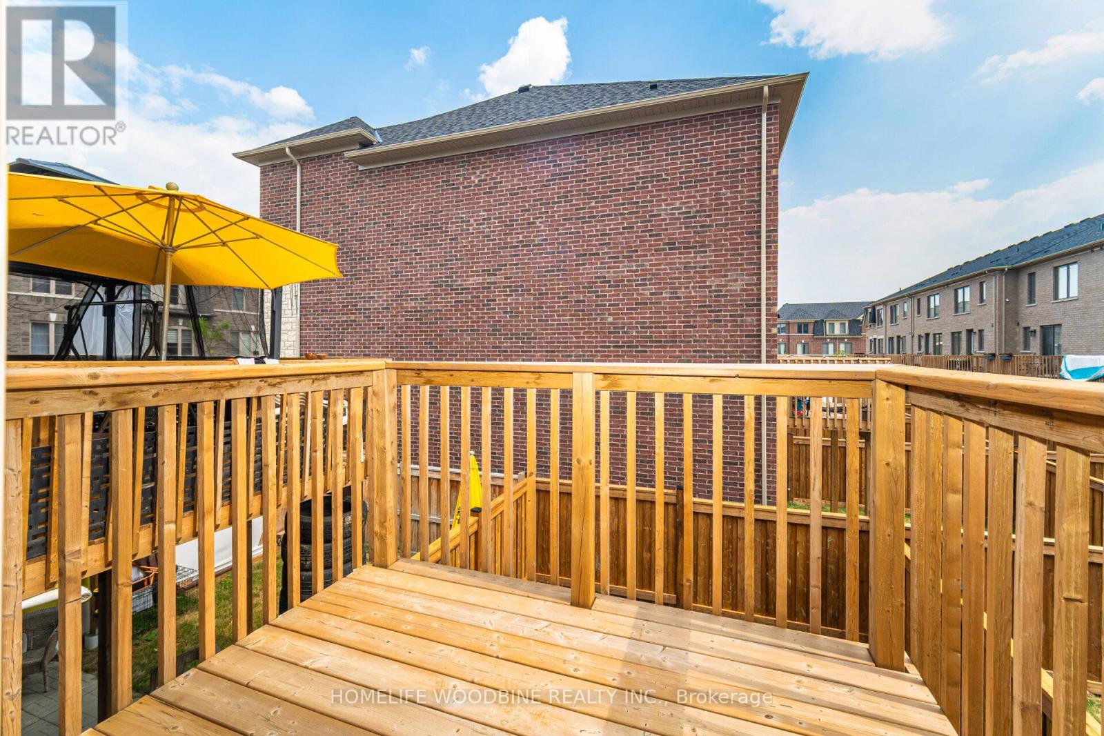 15 Arcola Street, Brampton (Goreway Drive Corridor), Ontario  L6P 4N7 - Photo 21 - W12377392