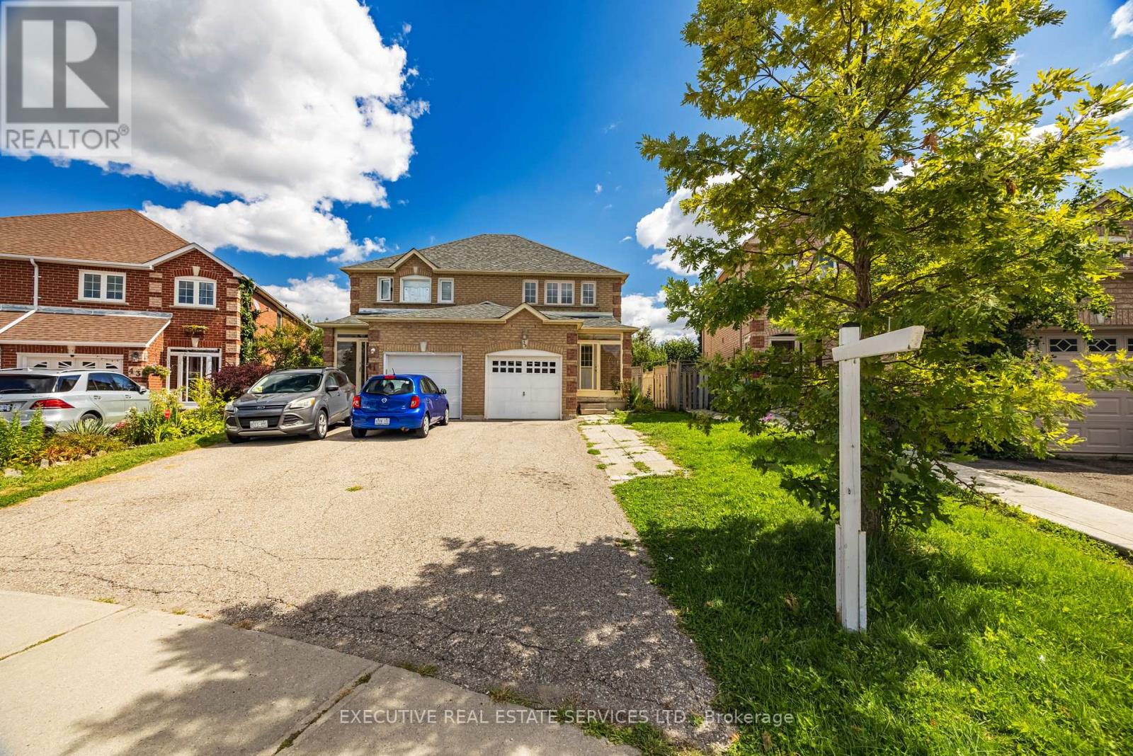 39 Caruso Drive, Brampton, Ontario  L6Y 5B2 - Photo 3 - W12377446