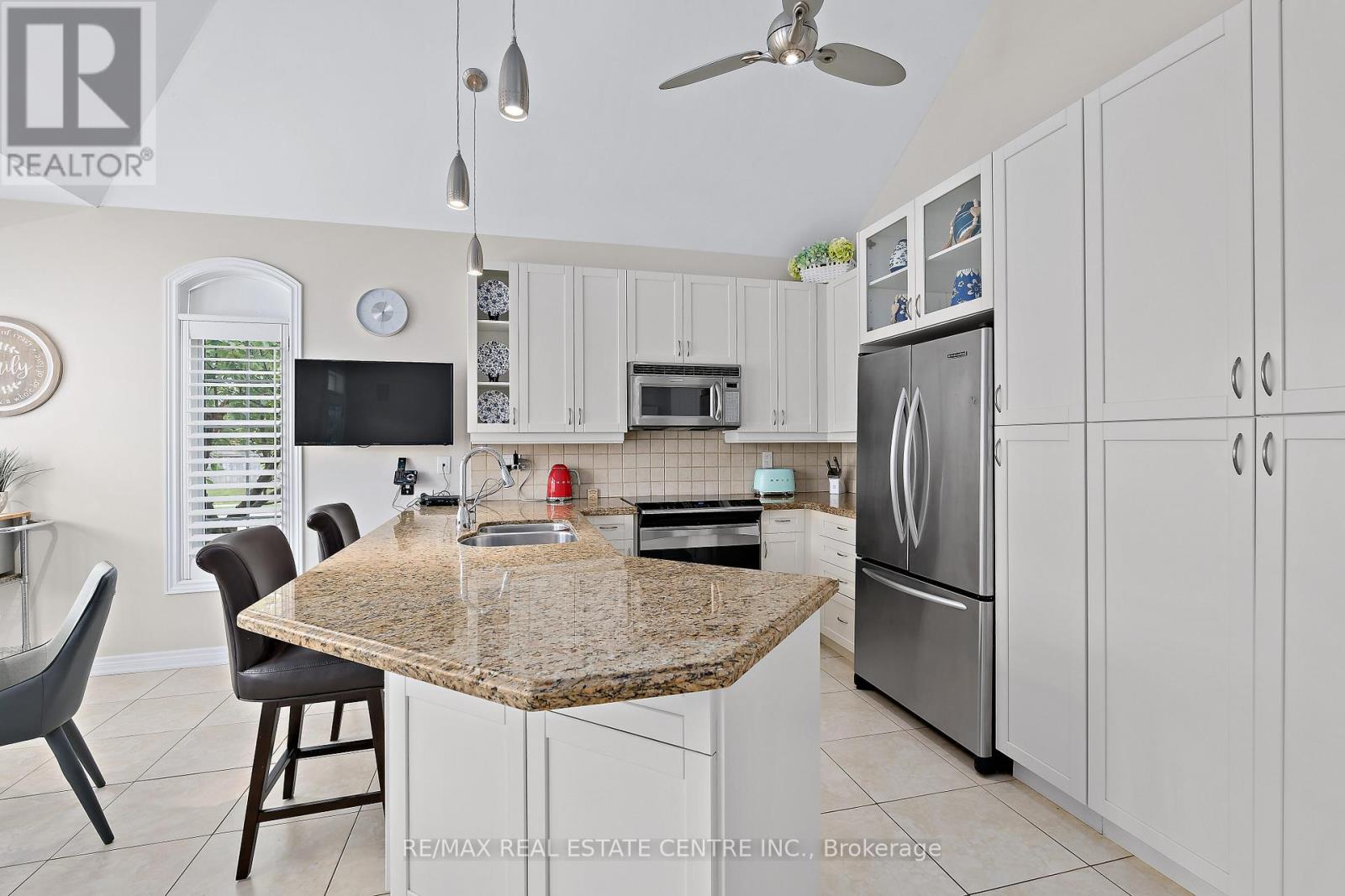 48 Garrison Square, Halton Hills (Georgetown), Ontario  L7G 0B9 - Photo 17 - W12377545