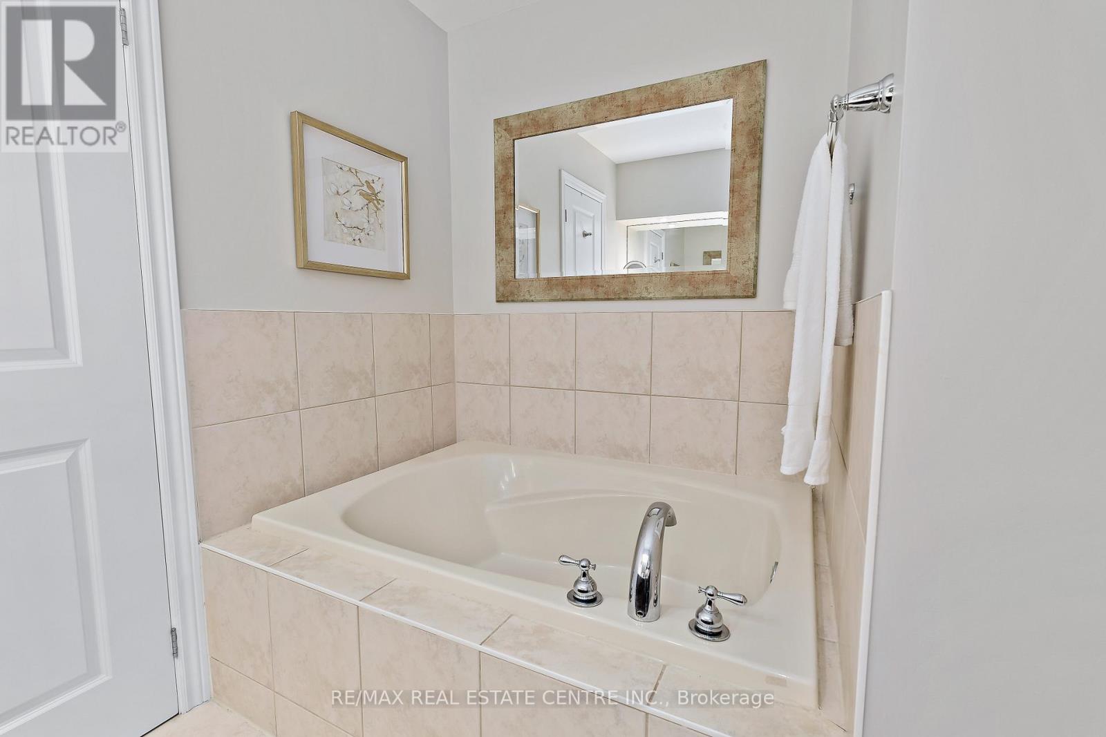 48 Garrison Square, Halton Hills (Georgetown), Ontario  L7G 0B9 - Photo 23 - W12377545