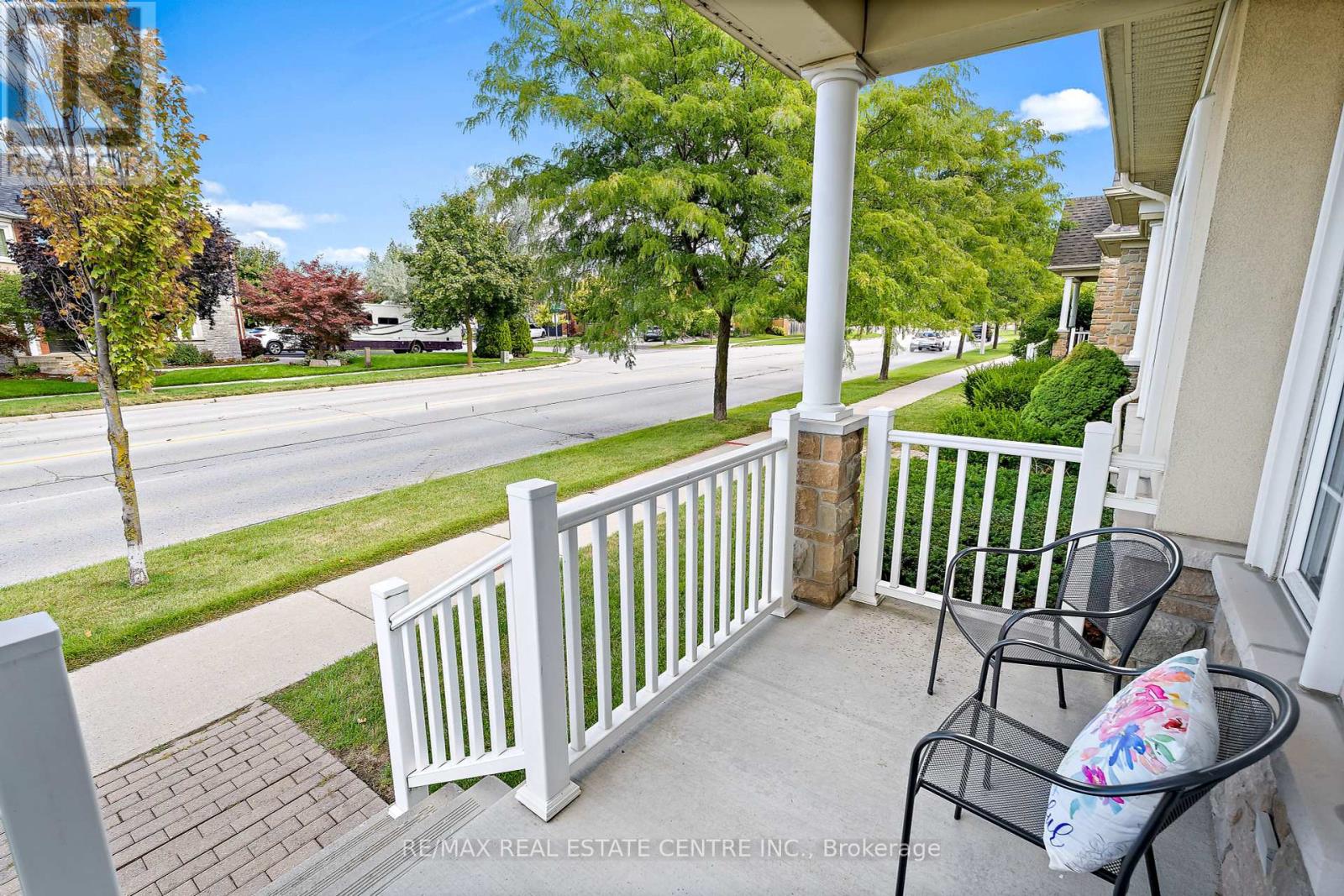 48 Garrison Square, Halton Hills (Georgetown), Ontario  L7G 0B9 - Photo 4 - W12377545