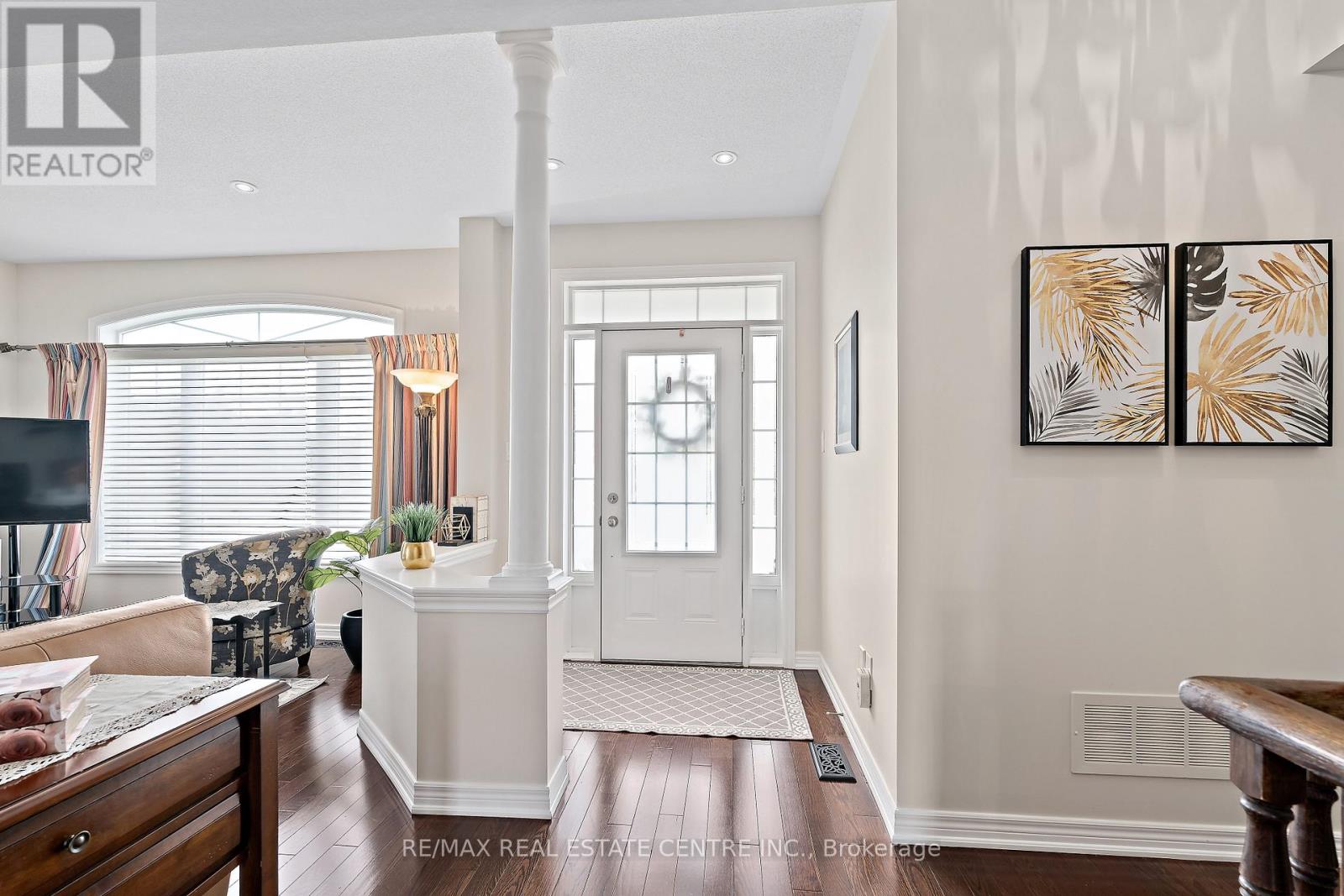 48 Garrison Square, Halton Hills (Georgetown), Ontario  L7G 0B9 - Photo 5 - W12377545