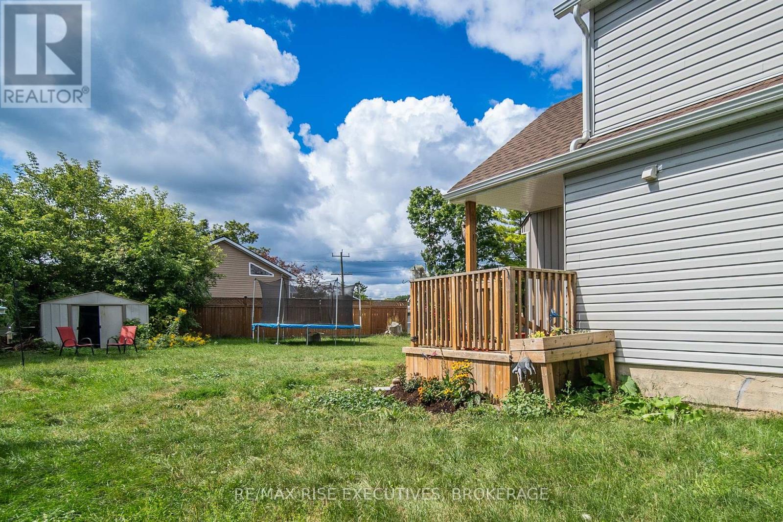 190 Victoria Avenue, Gananoque, Ontario  K7G 2S1 - Photo 12 - X12377830