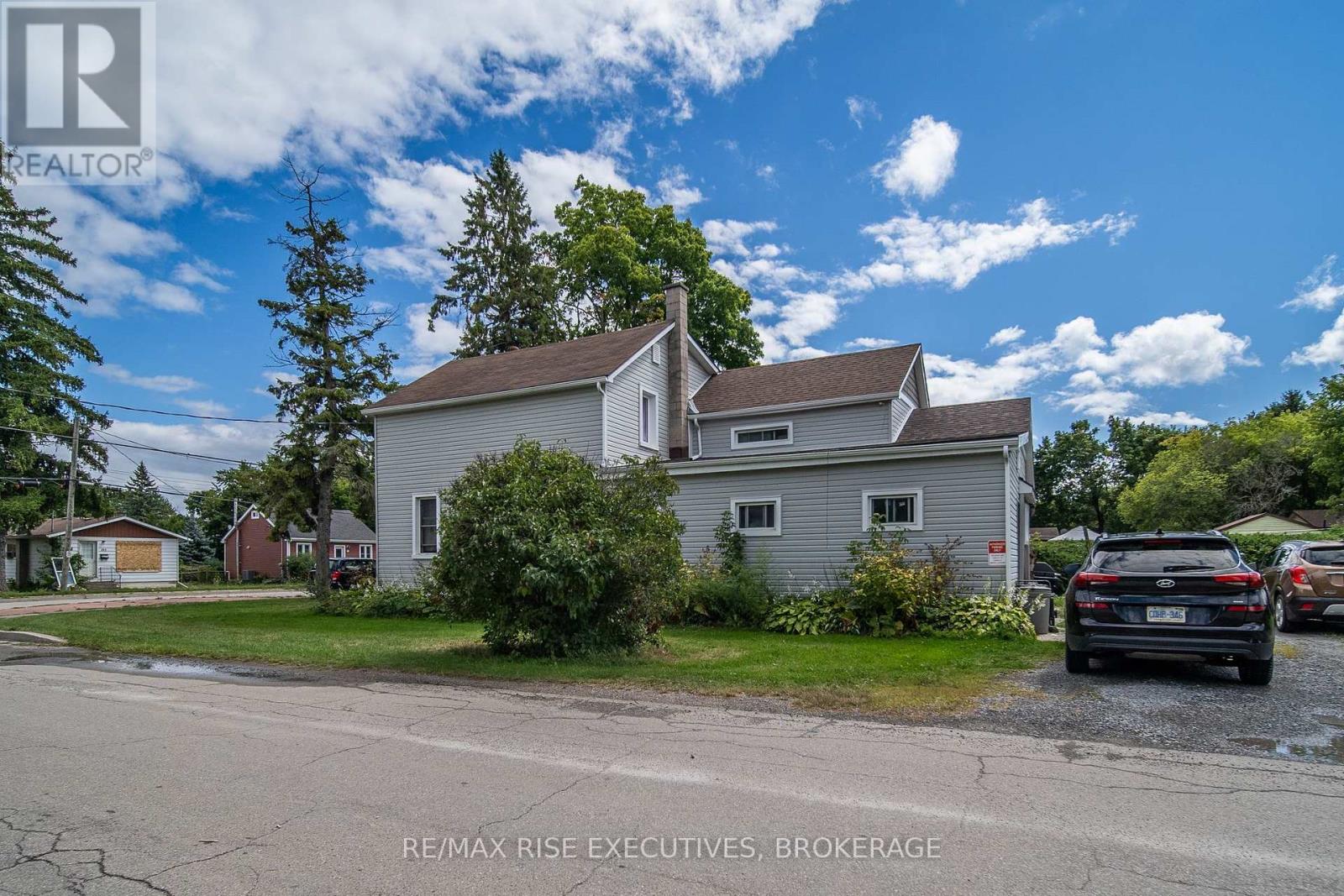 190 Victoria Avenue, Gananoque, Ontario  K7G 2S1 - Photo 5 - X12377830