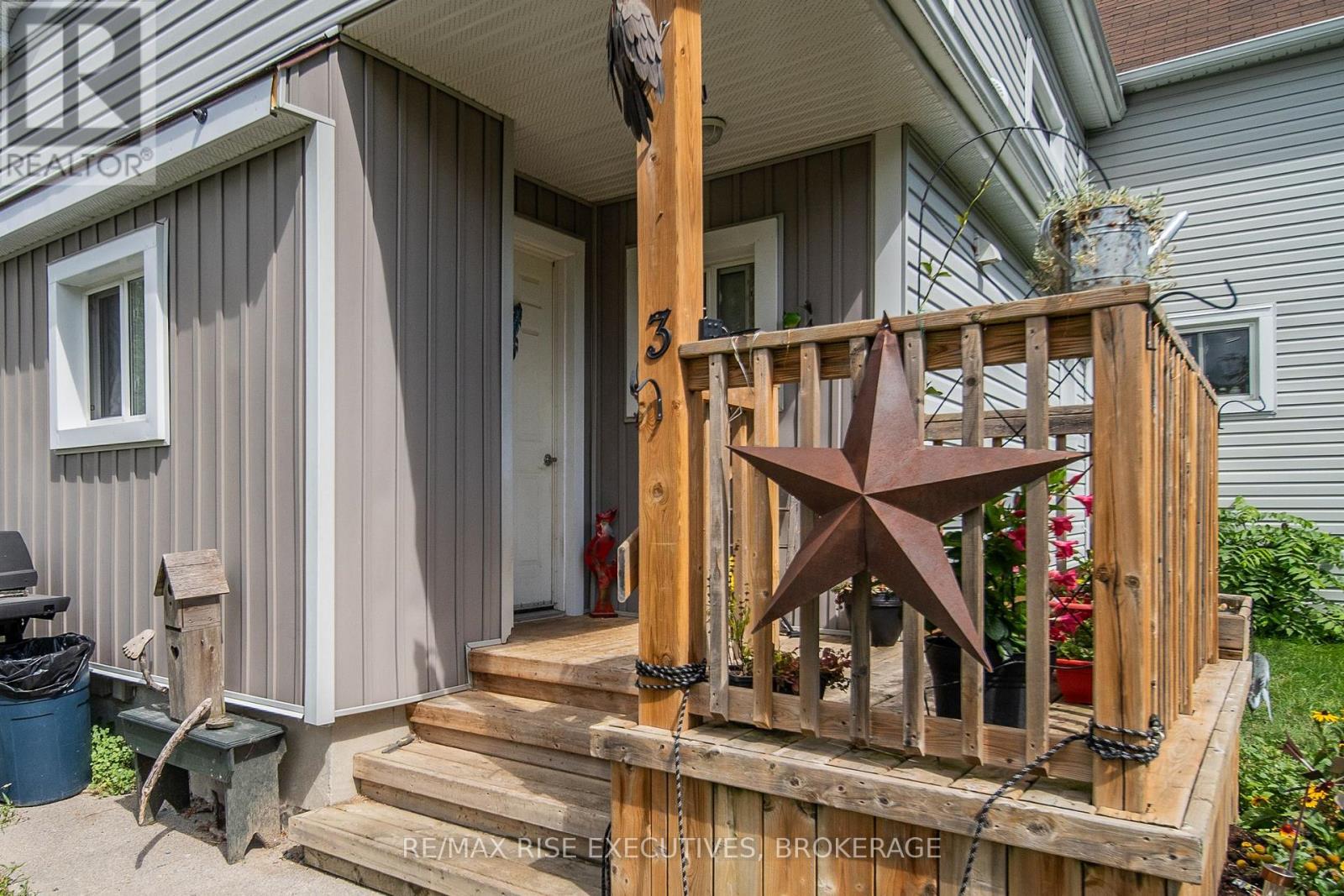 190 Victoria Avenue, Gananoque, Ontario  K7G 2S1 - Photo 9 - X12377830