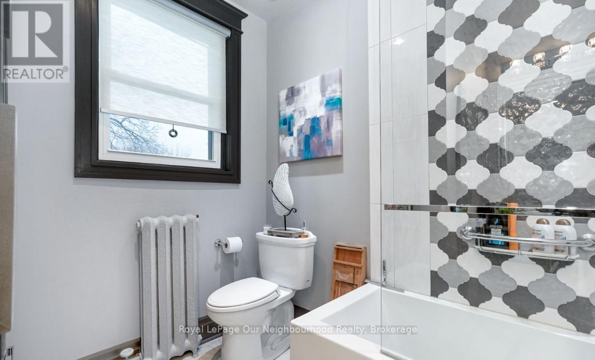 305 Trent Street W, Whitby, Ontario  L1N 1M3 - Photo 34 - E12377804