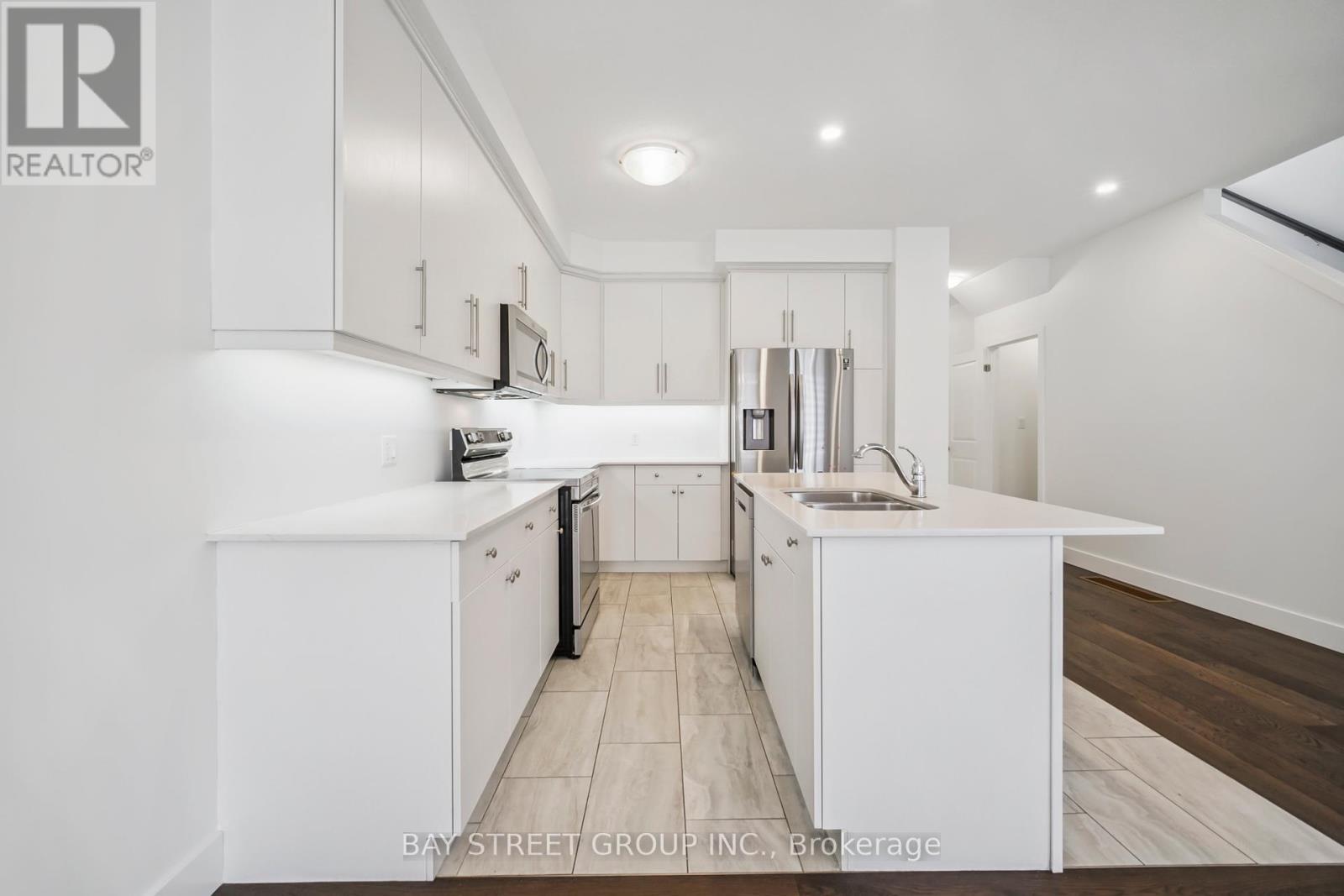 15 - 745 Chelton Road, London South (South U), Ontario  N6M 0J1 - Photo 10 - X12377358