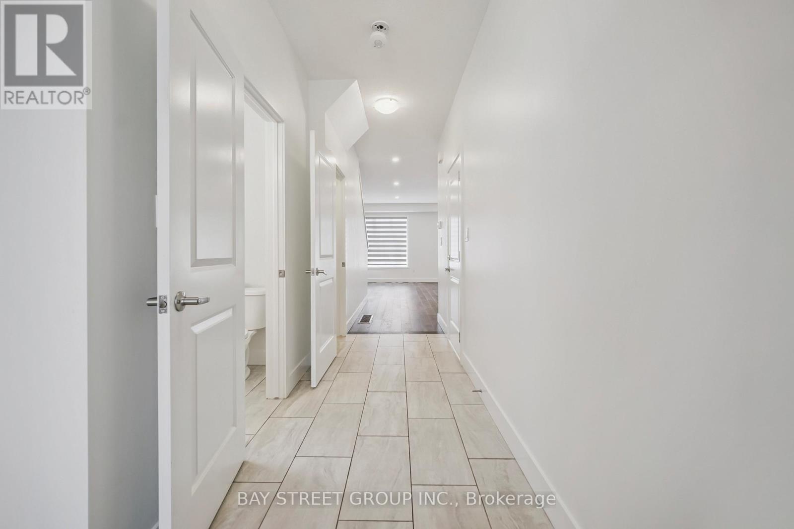 15 - 745 Chelton Road, London South (South U), Ontario  N6M 0J1 - Photo 6 - X12377358