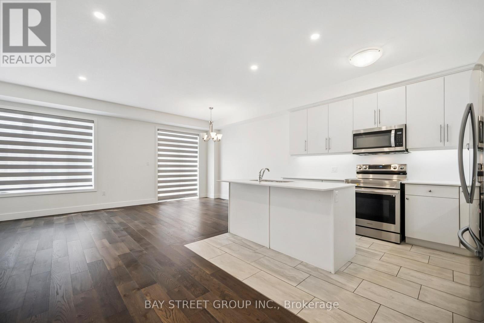 15 - 745 Chelton Road, London South (South U), Ontario  N6M 0J1 - Photo 8 - X12377358