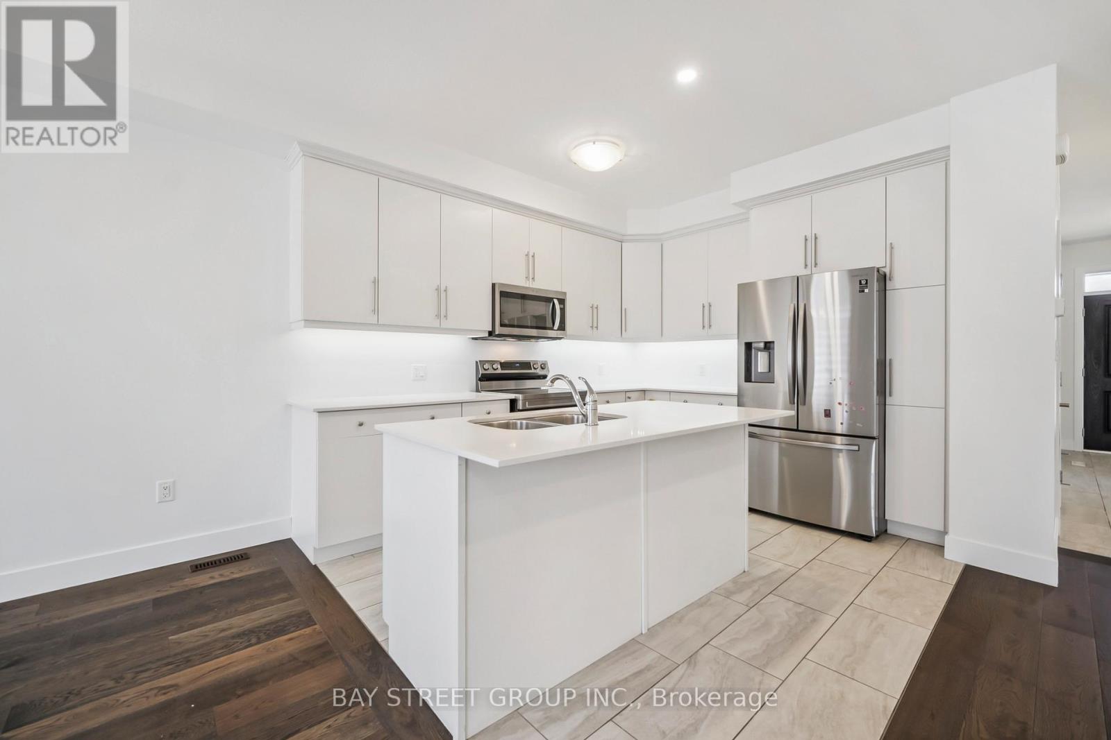 15 - 745 Chelton Road, London South (South U), Ontario  N6M 0J1 - Photo 9 - X12377358