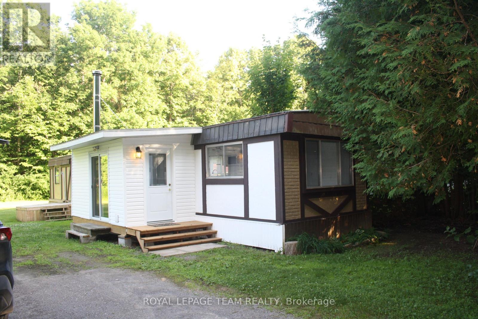 27 Jennifer Lane, Horton, Ontario  K7V 3Z9 - Photo 1 - X12273890