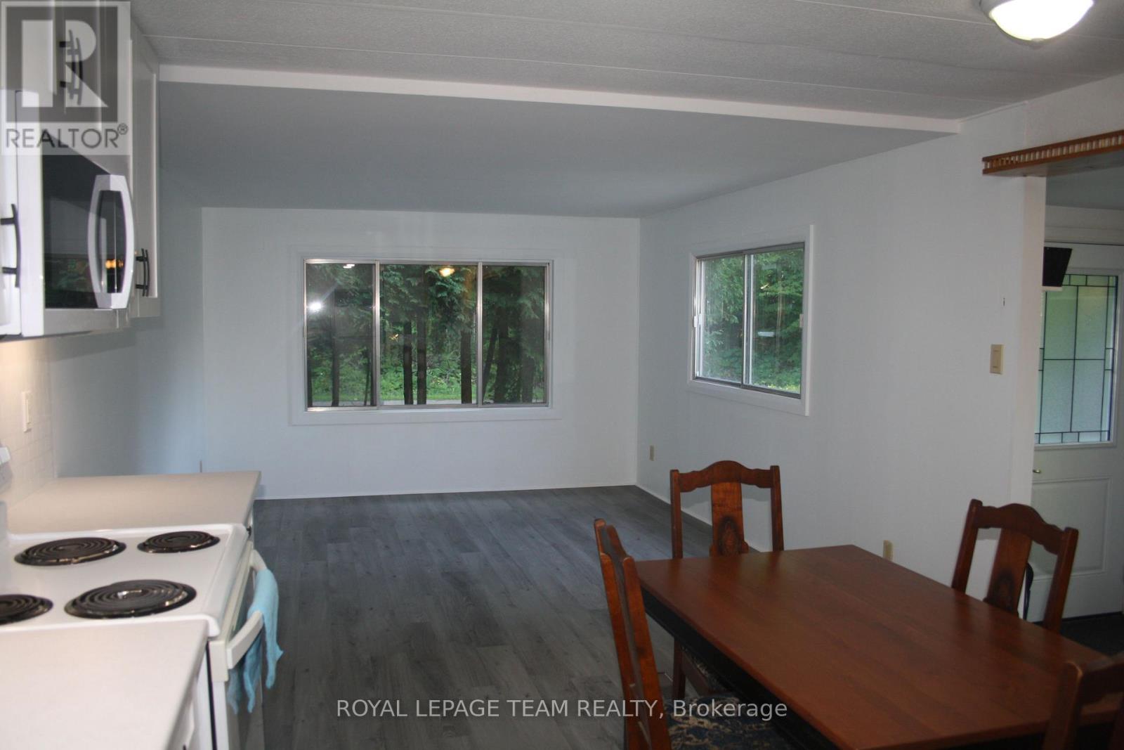 27 Jennifer Lane, Horton, Ontario  K7V 3Z9 - Photo 16 - X12273890