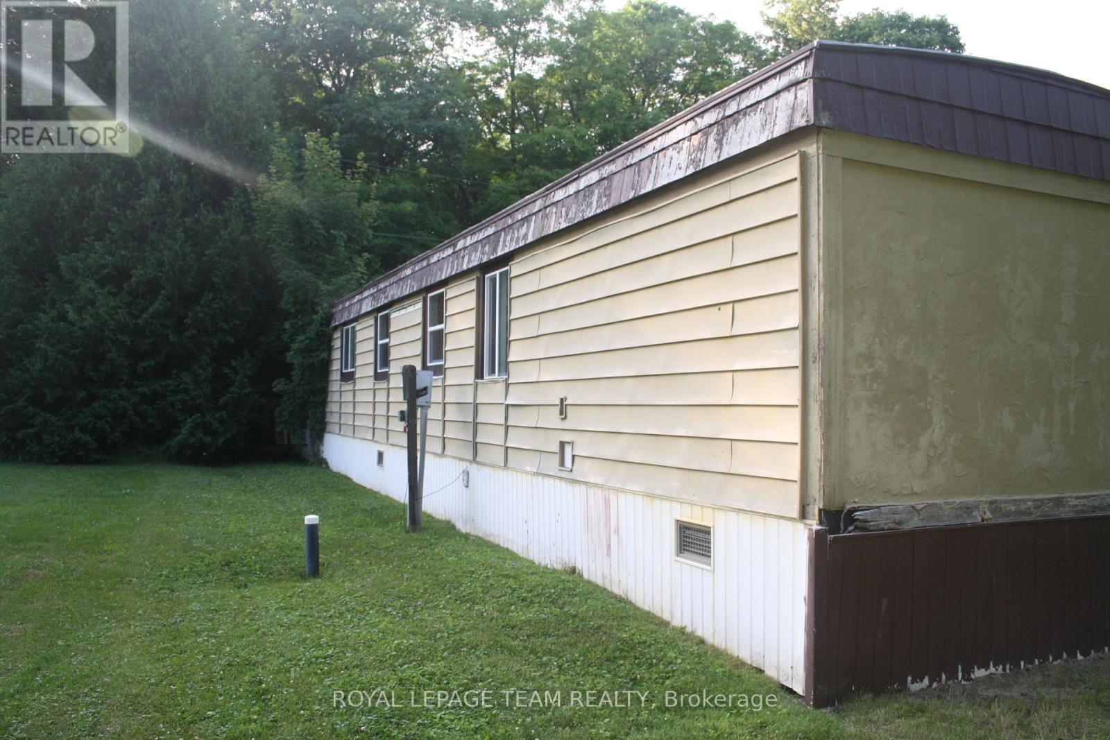 27 Jennifer Lane, Horton, Ontario  K7V 3Z9 - Photo 27 - X12273890
