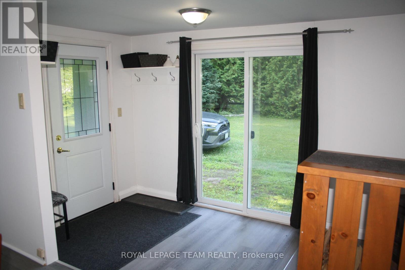 27 Jennifer Lane, Horton, Ontario  K7V 3Z9 - Photo 7 - X12273890