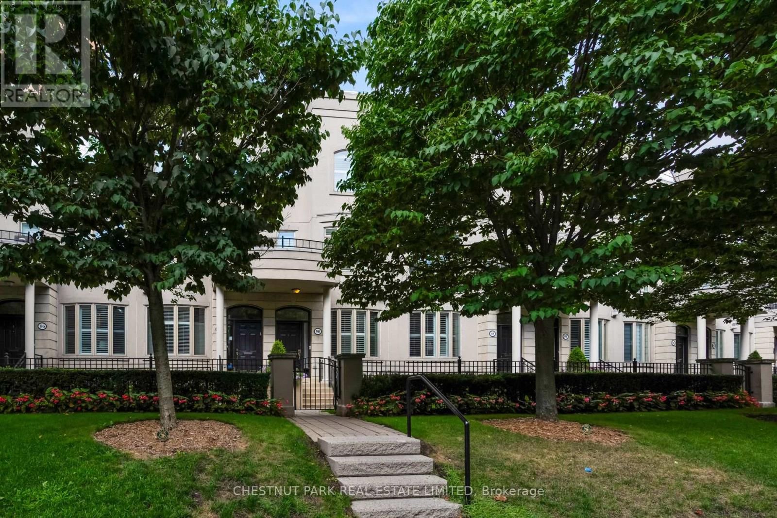 Property at 90 PLEASANT BOULEVARD image 3