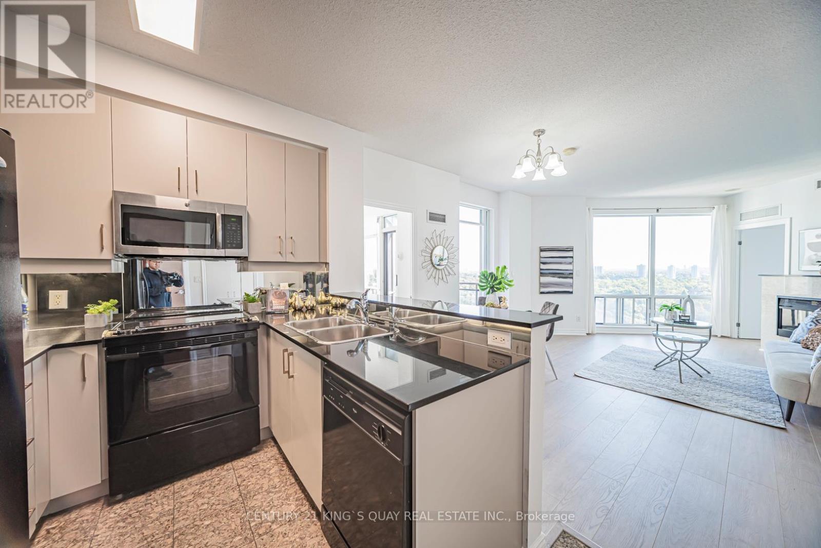 2004 - 300 Bloor Street E, Toronto, Ontario  M4W 3Y2 - Photo 12 - C12377659