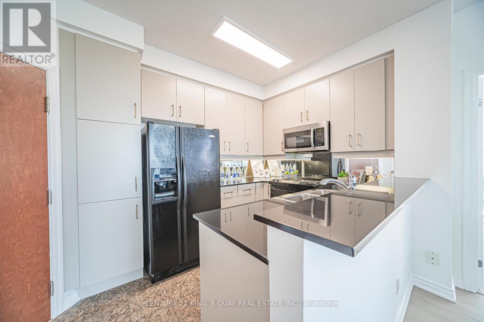 2004 - 300 Bloor Street E, Toronto, Ontario  M4W 3Y2 - Photo 14 - C12377659