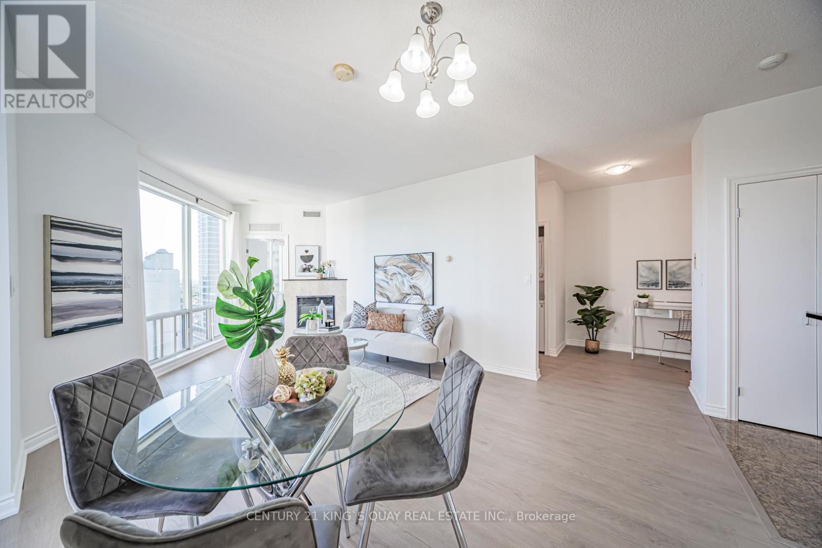 2004 - 300 Bloor Street E, Toronto, Ontario  M4W 3Y2 - Photo 6 - C12377659
