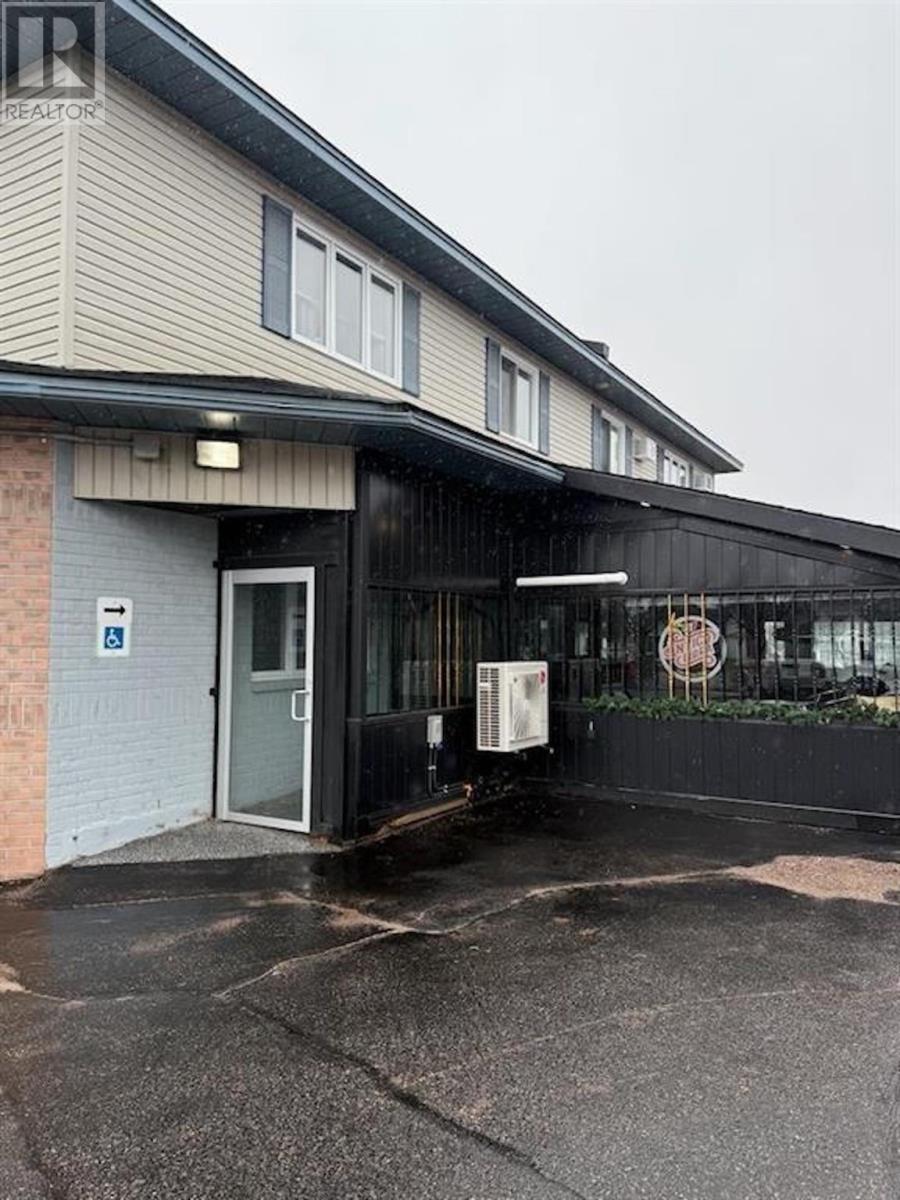 6 Village Ct, Sault Ste. Marie, Ontario  P6B 6K1 - Photo 2 - SM252466