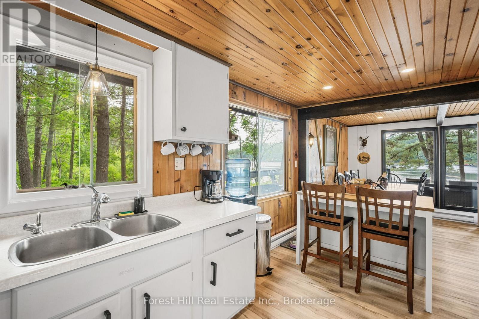 1099 Bracken Trail, Minden Hills, Ontario  K0M 2L1 - Photo 15 - X12377727