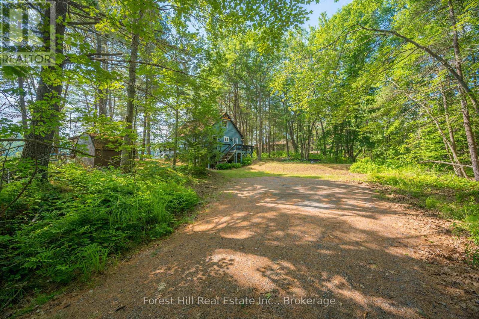 1099 Bracken Trail, Minden Hills, Ontario  K0M 2L1 - Photo 35 - X12377727