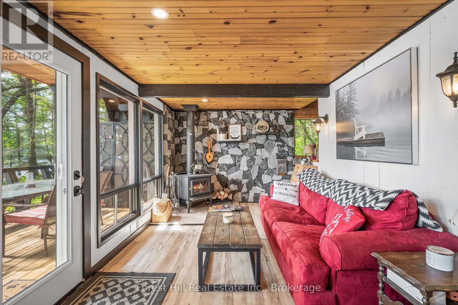 1099 Bracken Trail, Minden Hills, Ontario  K0M 2L1 - Photo 9 - X12377727