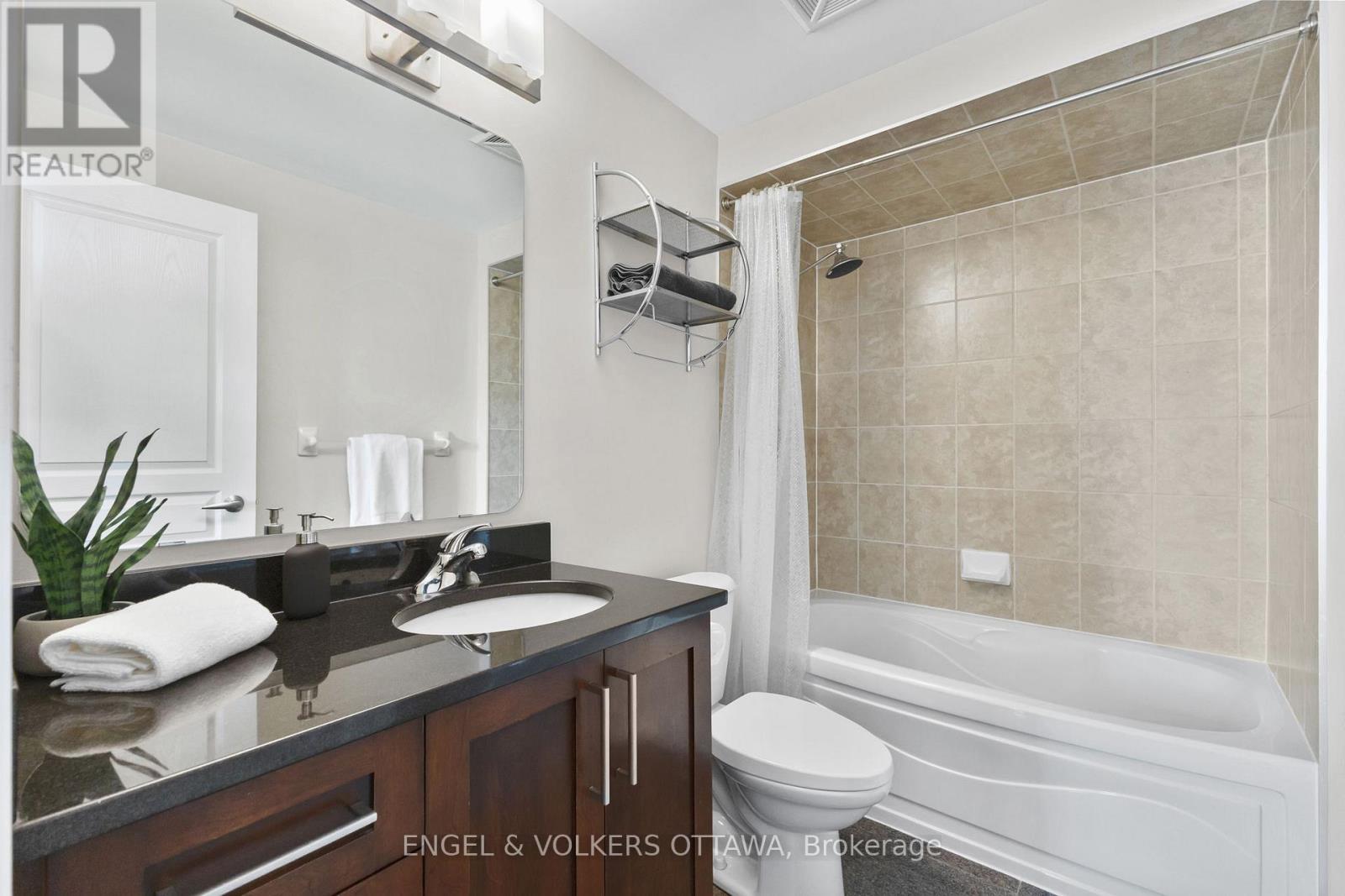 1211 - 200 Besserer Street, Ottawa, Ontario  K1N 0A7 - Photo 17 - X12377675
