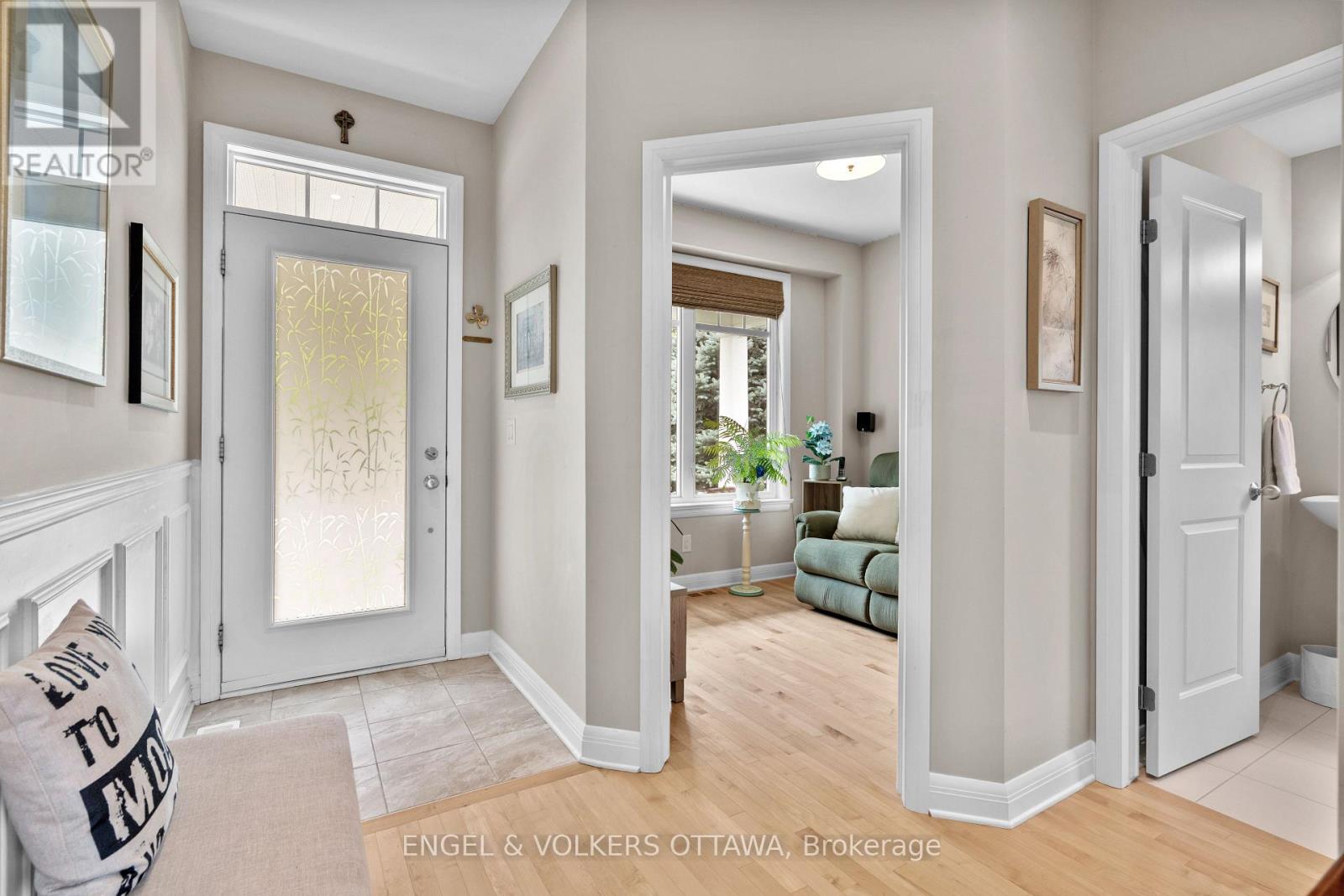 Property at 27 ESQUIMAULT AVENUE image 4