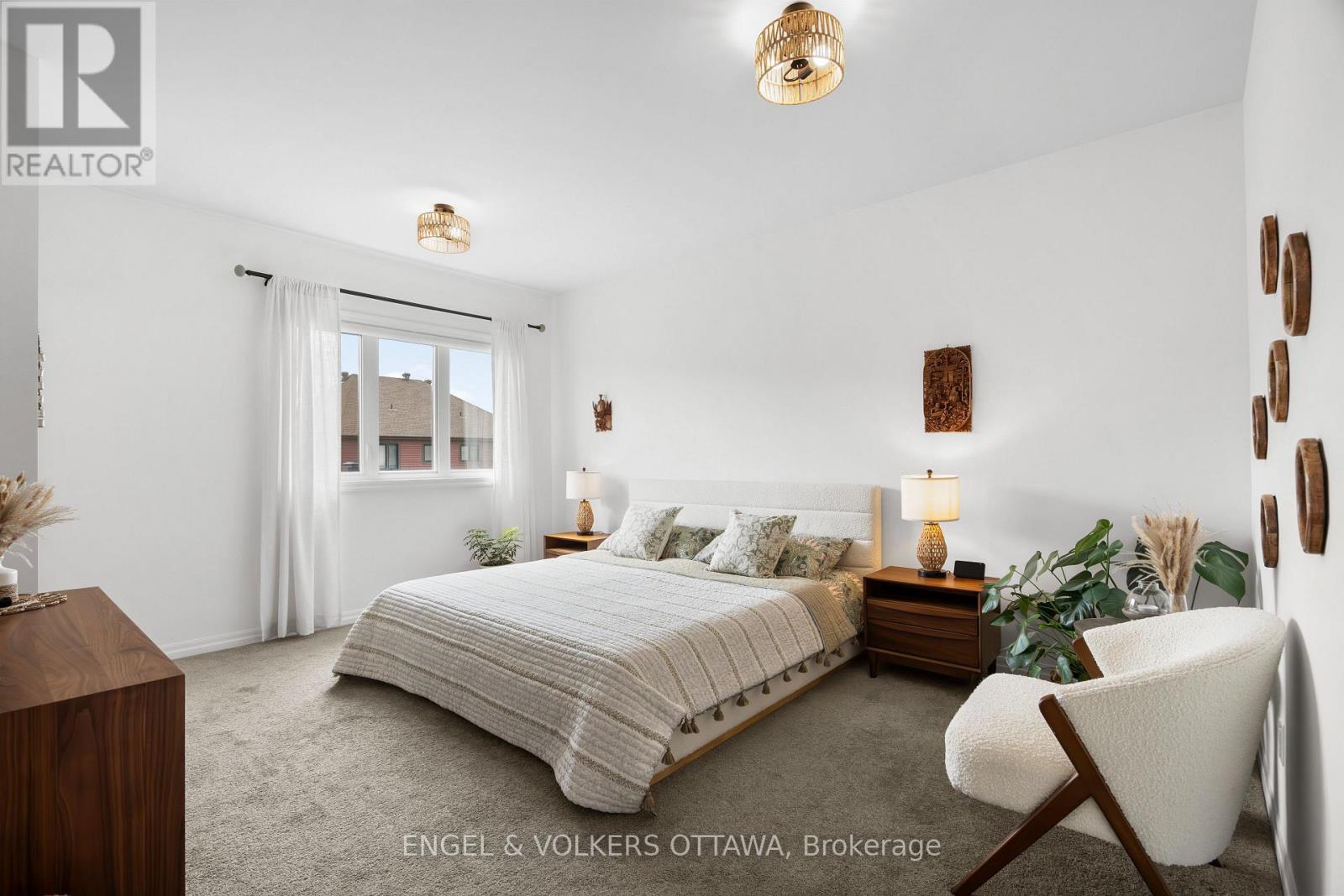 606 Mikinak Road, Ottawa, Ontario  K1K 3X7 - Photo 17 - X12377748