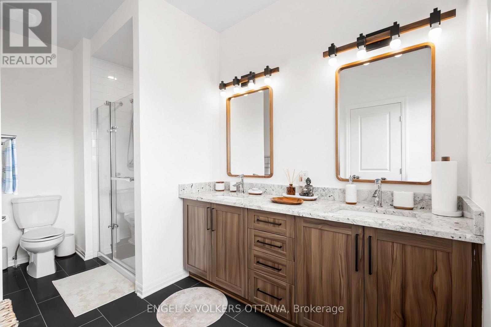 606 Mikinak Road, Ottawa, Ontario  K1K 3X7 - Photo 19 - X12377748