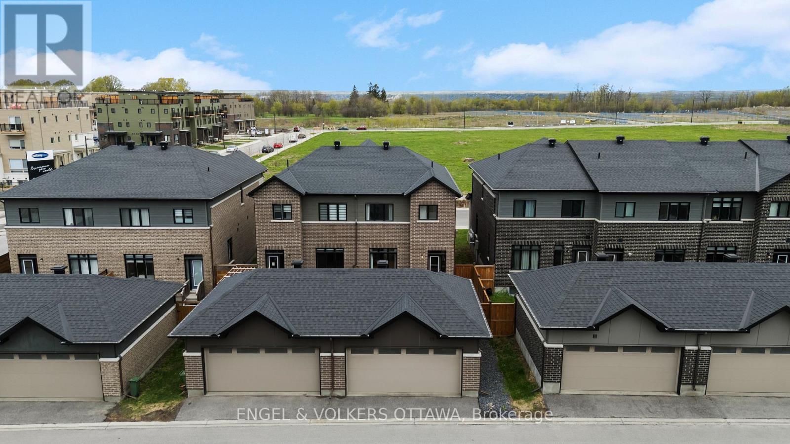 606 Mikinak Road, Ottawa, Ontario  K1K 3X7 - Photo 35 - X12377748