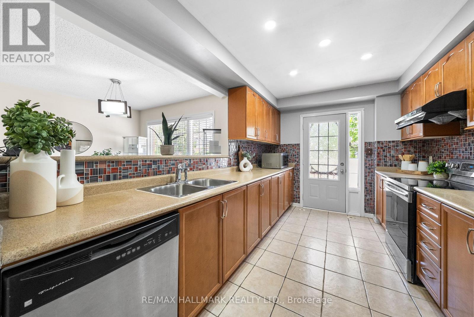 15 Snowgoose Terrace, Toronto, Ontario  M1B 0A9 - Photo 14 - E12377555
