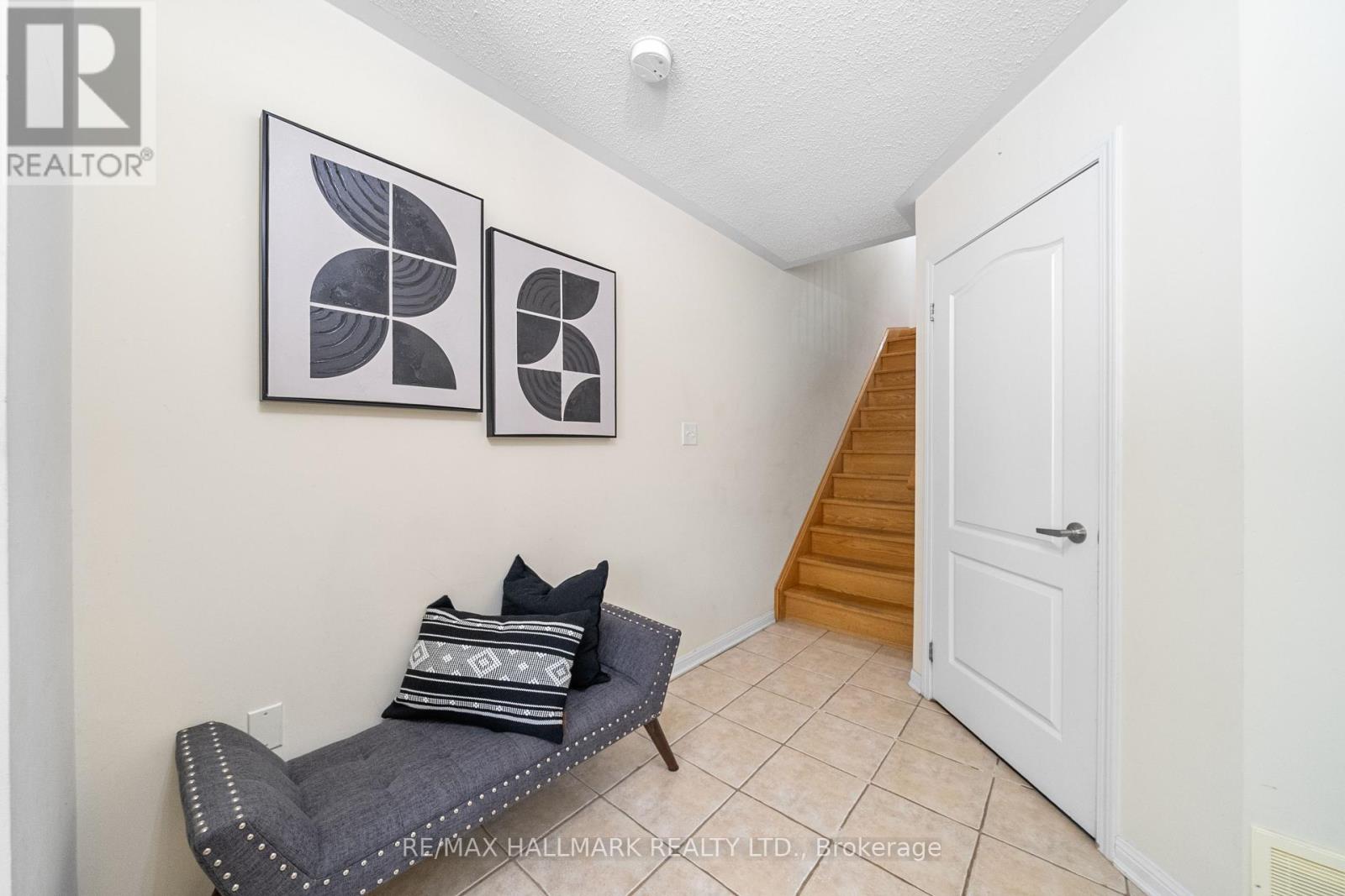 Property at 15 SNOWGOOSE TERRACE image 4