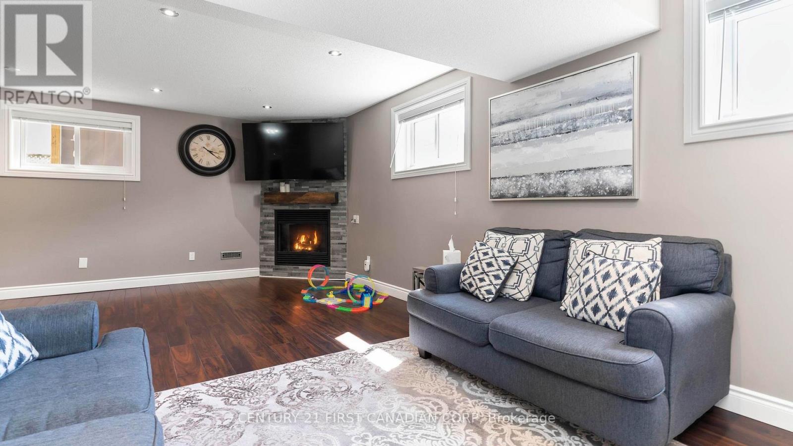 100 Josselyn Drive, London South (South X), Ontario  N6E 3V6 - Photo 28 - X12377739