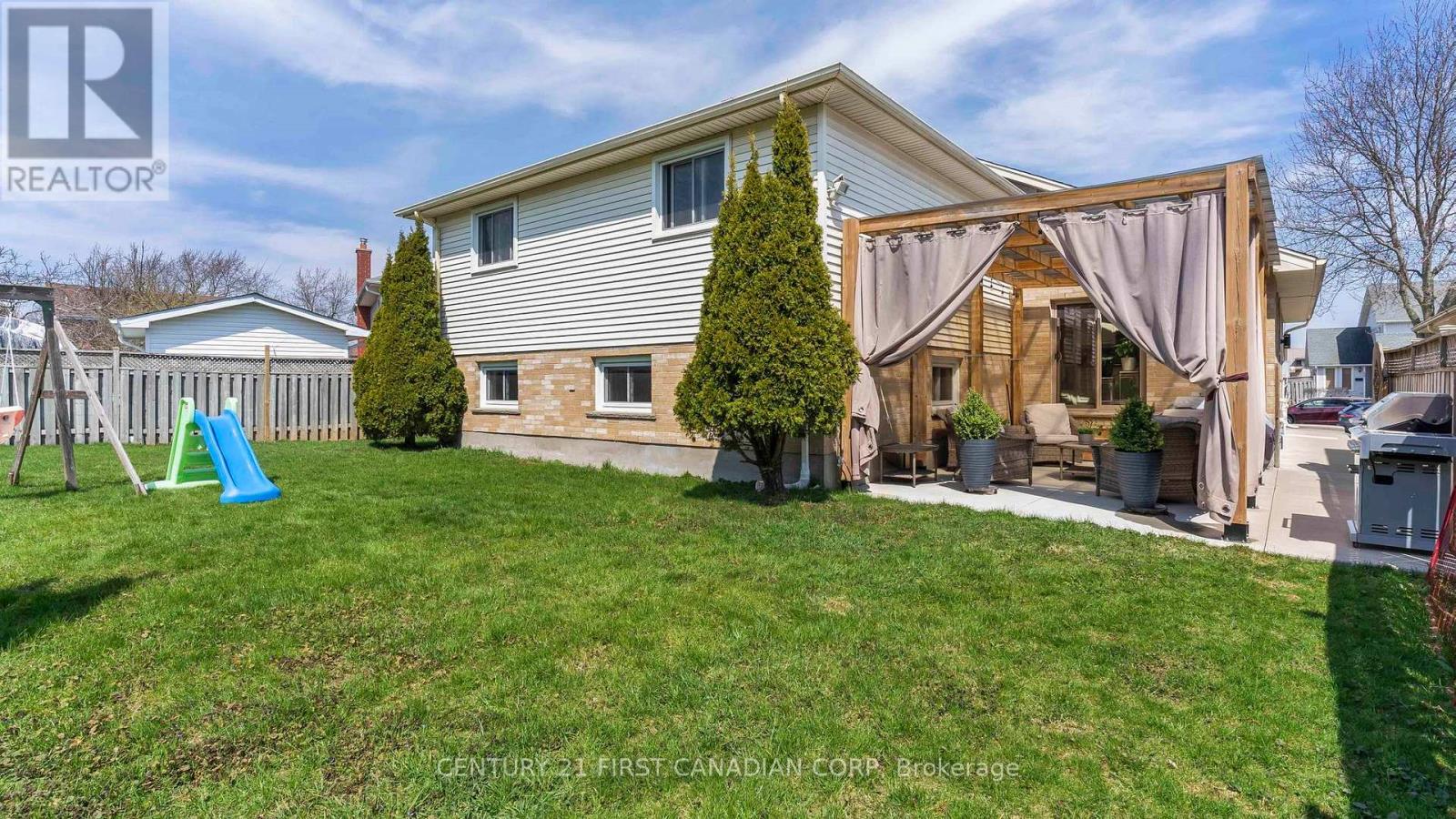 100 Josselyn Drive, London South (South X), Ontario  N6E 3V6 - Photo 35 - X12377739